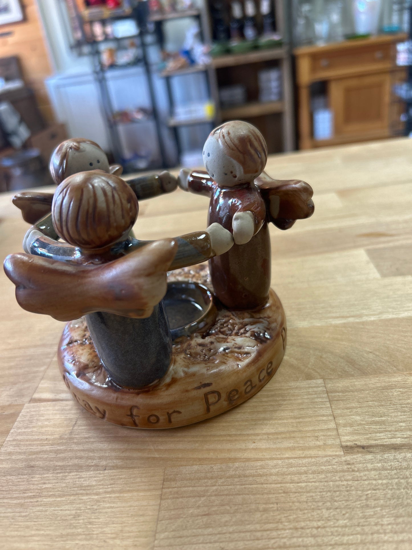 CIRCLE OF 3 ANGELS "PRAY FOR PEACE" ~ STONEWARE ~ VOTIVE / TEALIGHT HOLDER