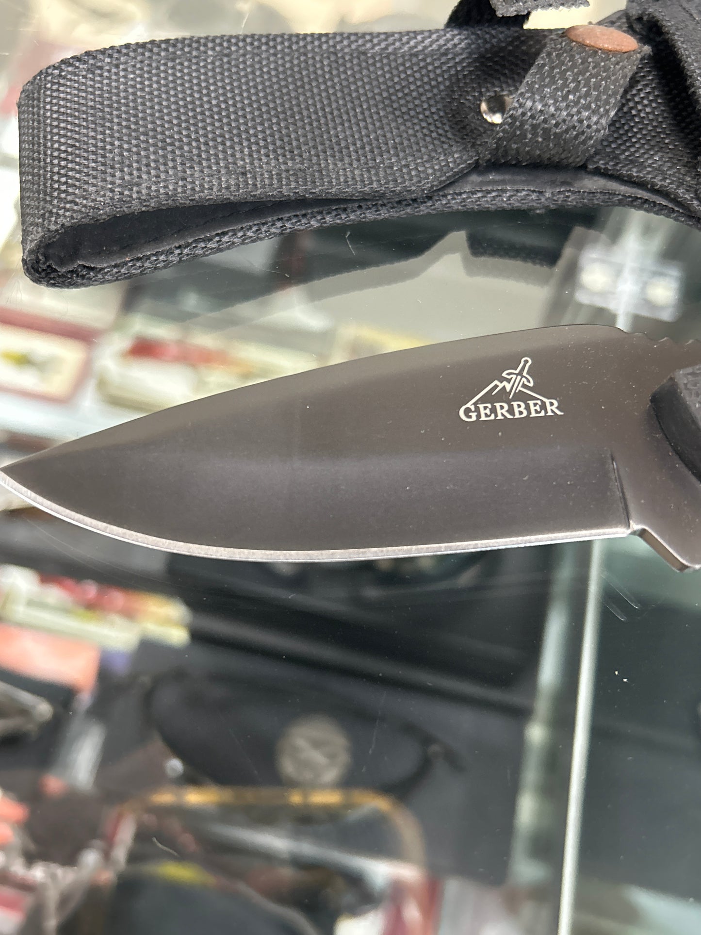 Gerber Knife W/ Sheath Gator