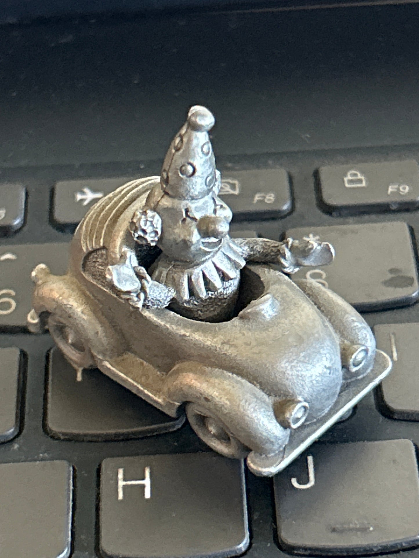 Spoontiques Vintage 1987 Pewter Clown Driving A Car Figurine