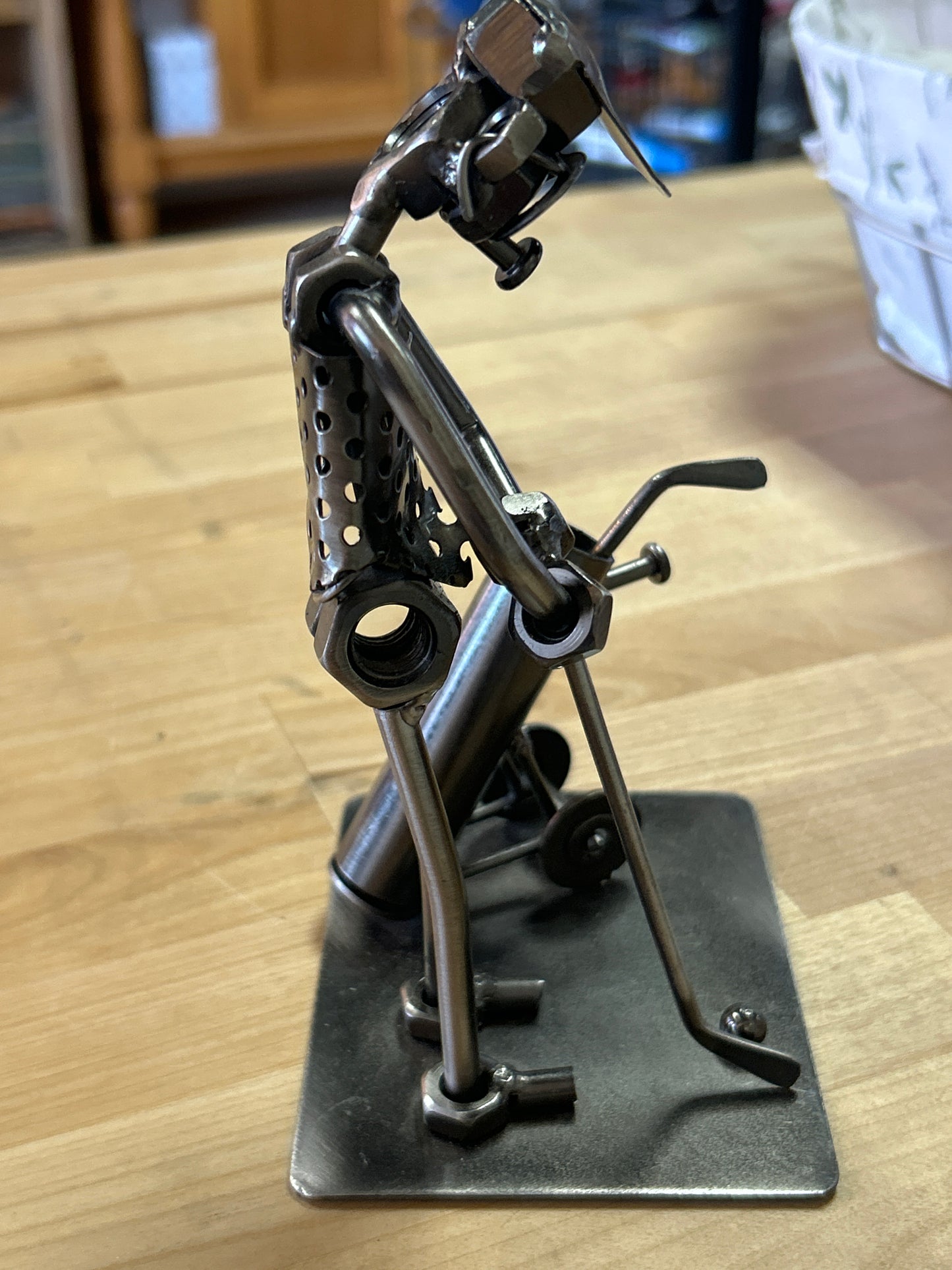 Hinz & Kunst Nuts & Bolts Metal Golfer FOLK ART SCRAP METAL Sculpture 7"
