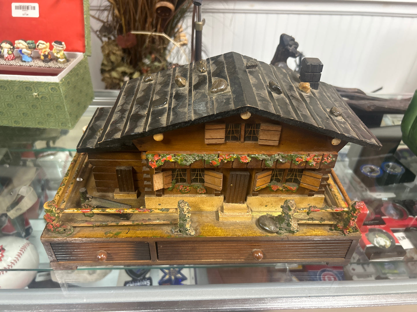 House music box and jewelry case (Music Not Functional)
