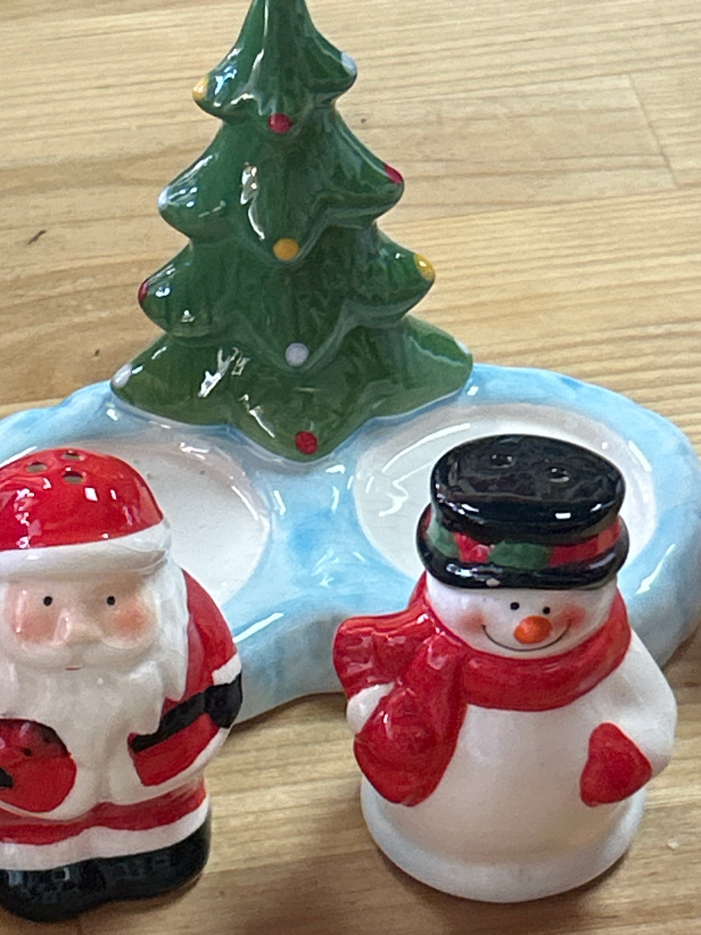 Vintage Santa Claus & Frosty The Snowman Salt and Pepper Shakers