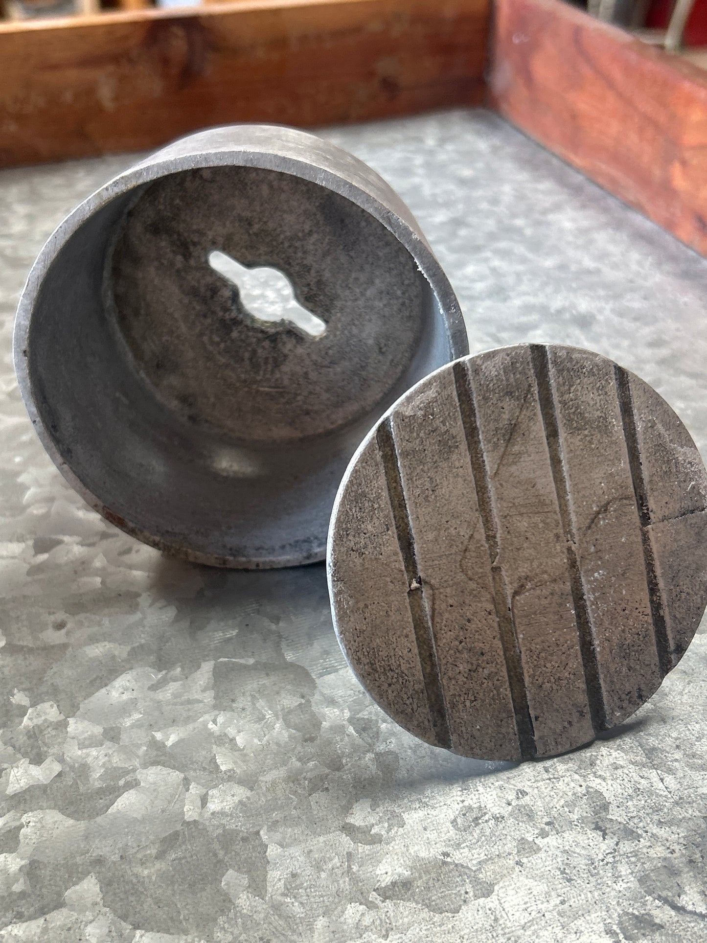 Vintage T R Hall Butter Mold Burlington NC 1LB