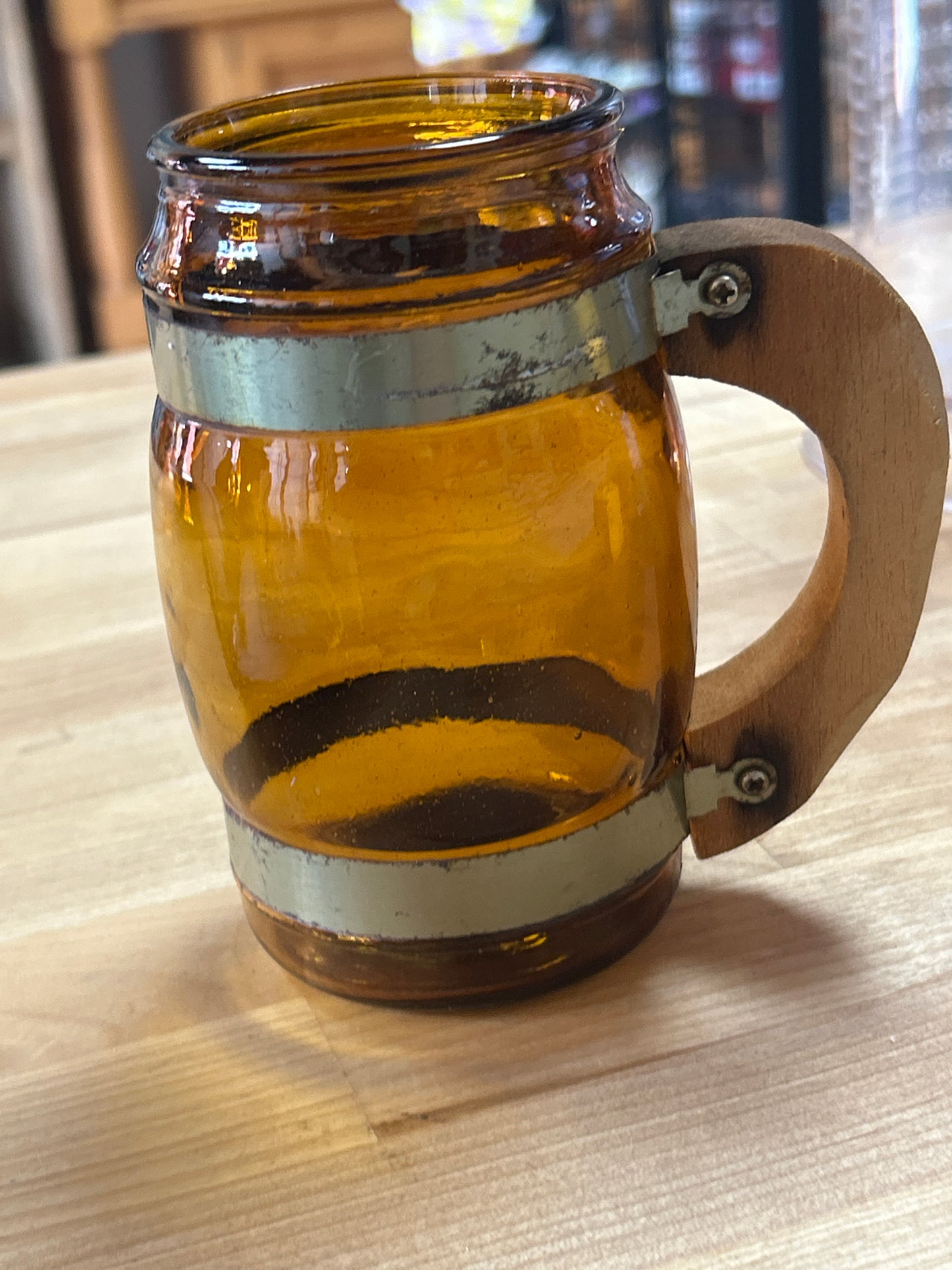 12 Oz SIESTA WARE Amber Glass BEER STEIN MUG Gold Band Crest Wood Handle