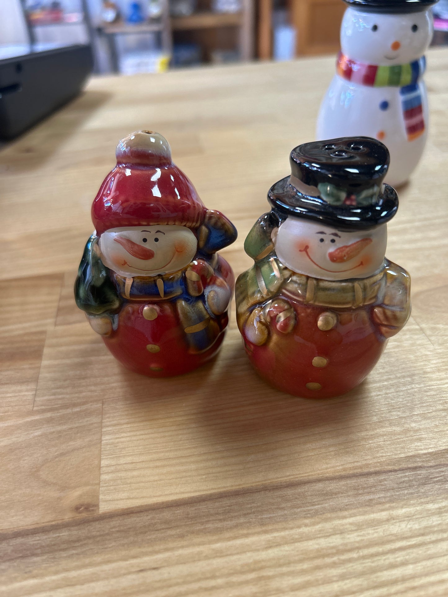 Holiday Snowman Snow Couple Salt Pepper Shakers Glazed Ceramic Christmas