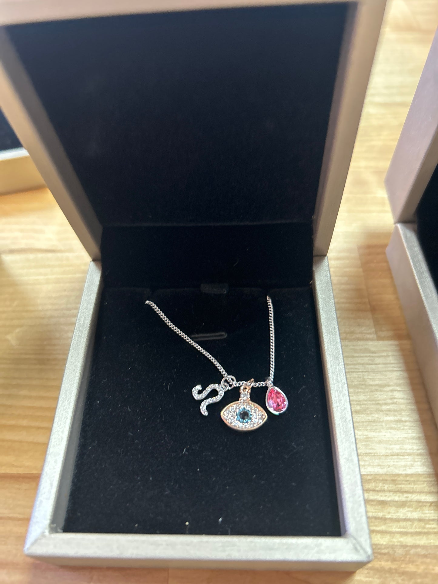 Necklace Eye of Evil (pink).