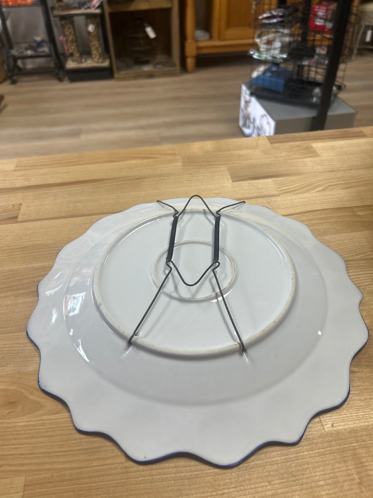 Blue & White Floral Ceramic Pottery Serving Platter Charger Scalloped Edge 12" w/ Hanging wire