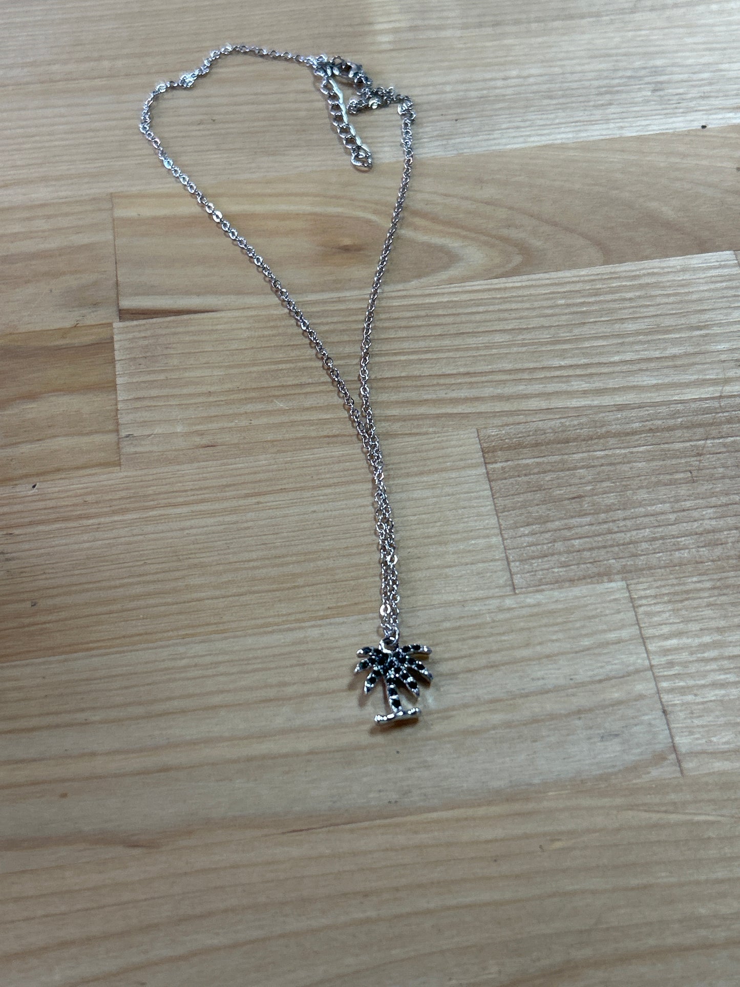 Palm tree necklace