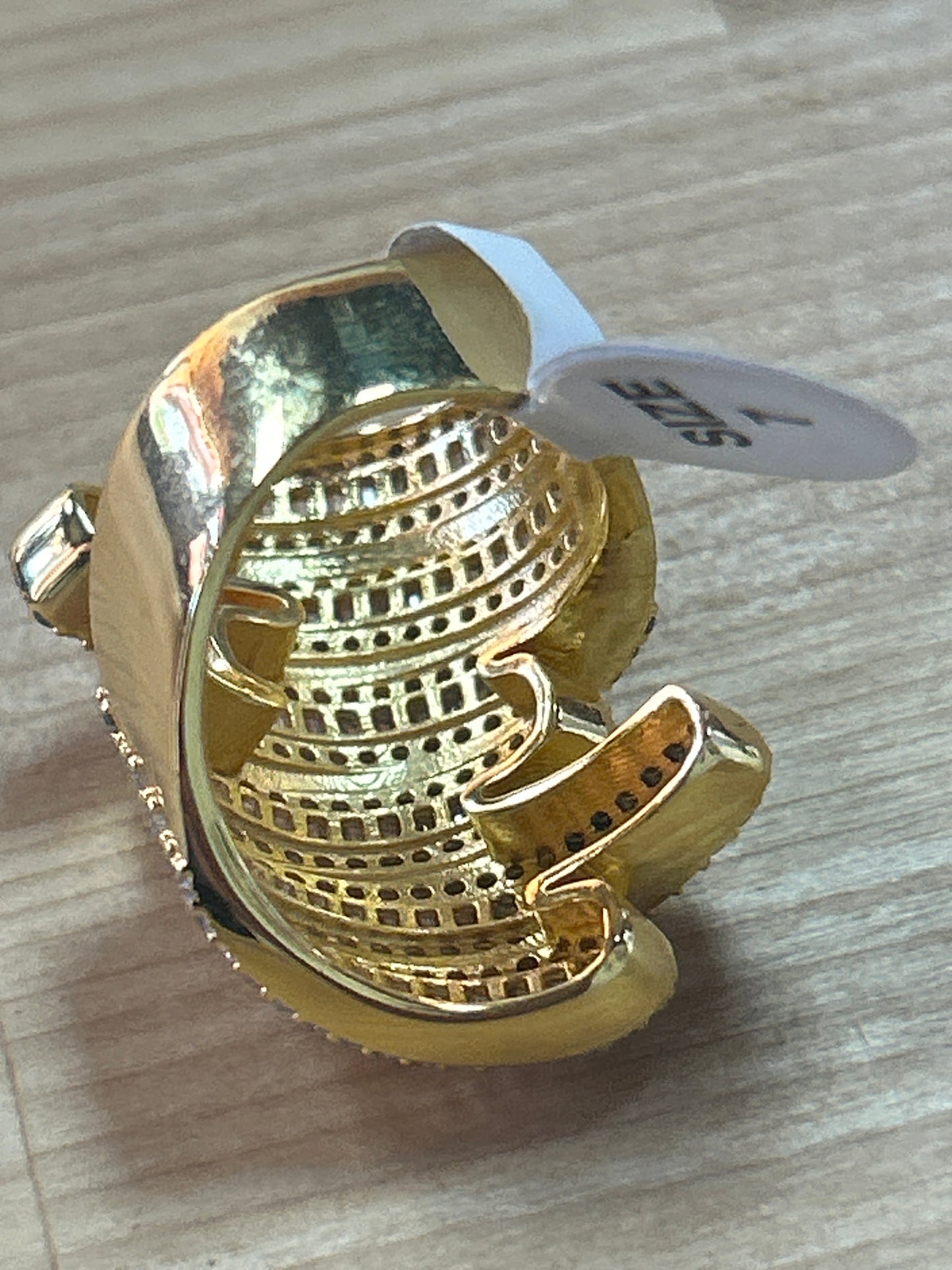 Gold tone Ring size 7
