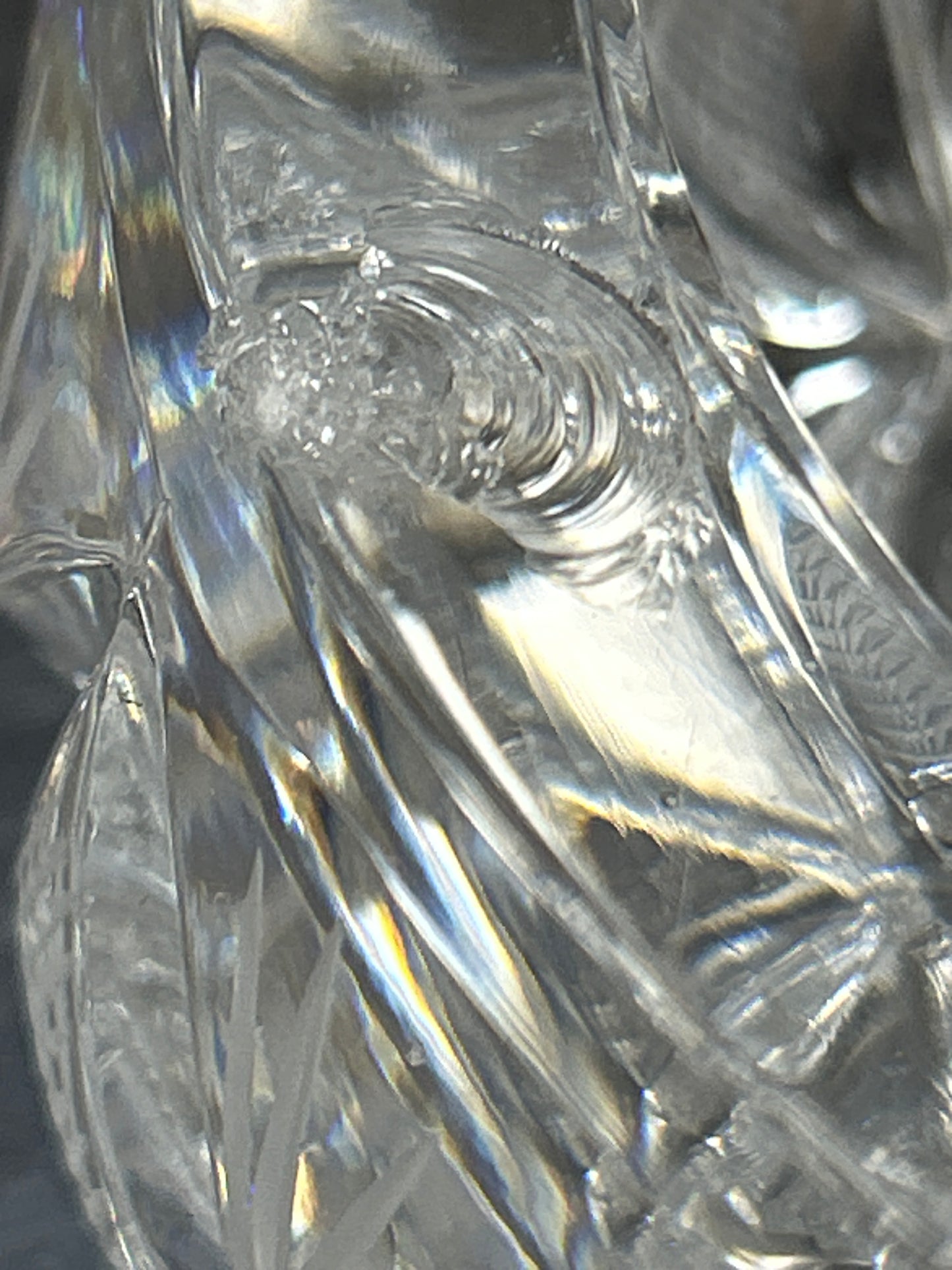 Vintage Clear Glass Ashtray (Chip in top)