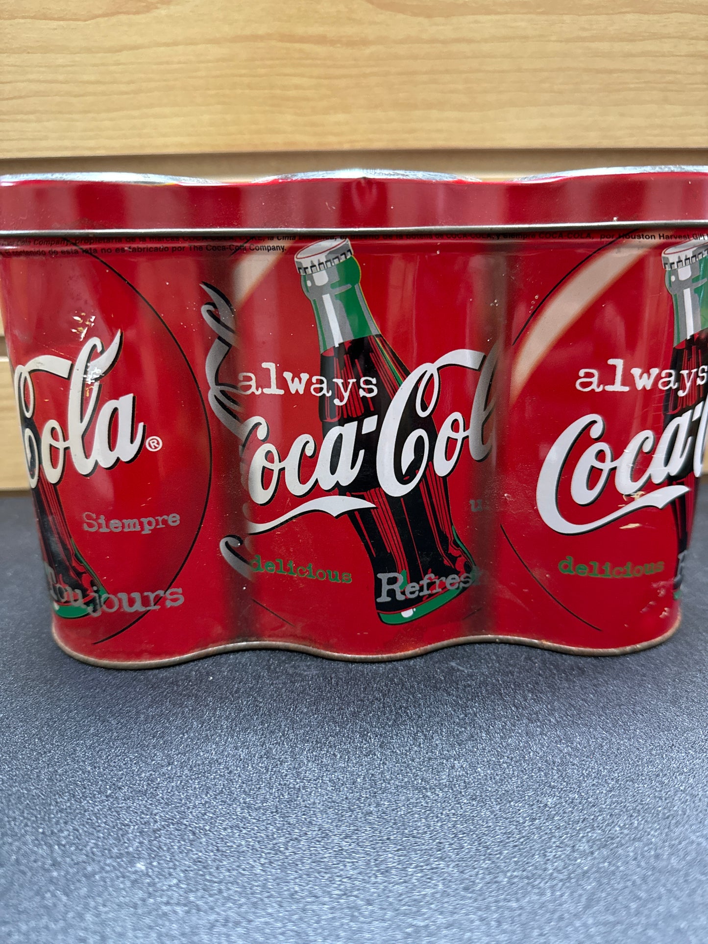 1998 Coca-Cola Tin 6-Pack Holder Decor (Coke)