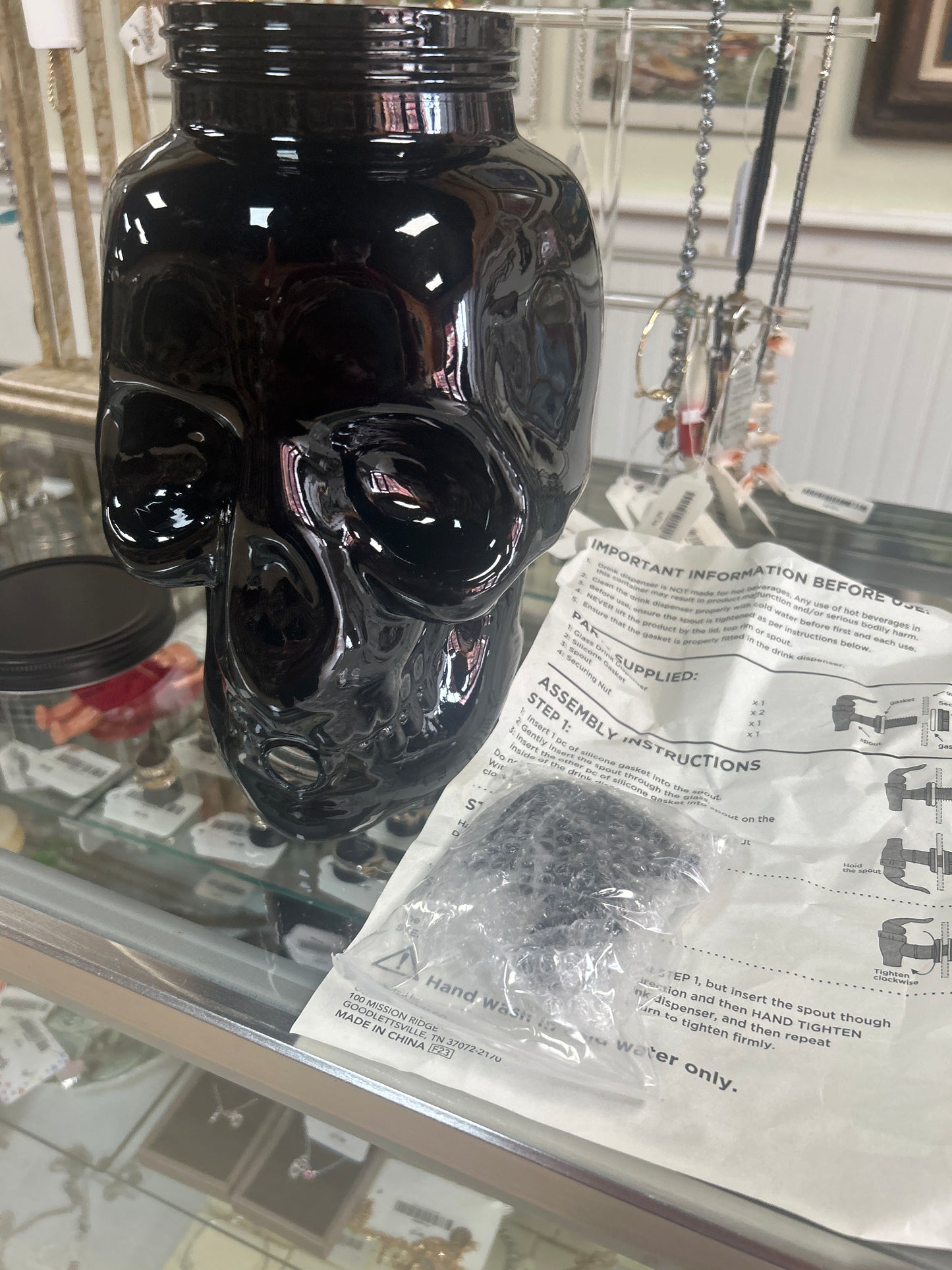 Black Skull Drink Dispenser Glass Spout Spooky Halloween Party up to 1 Gallon