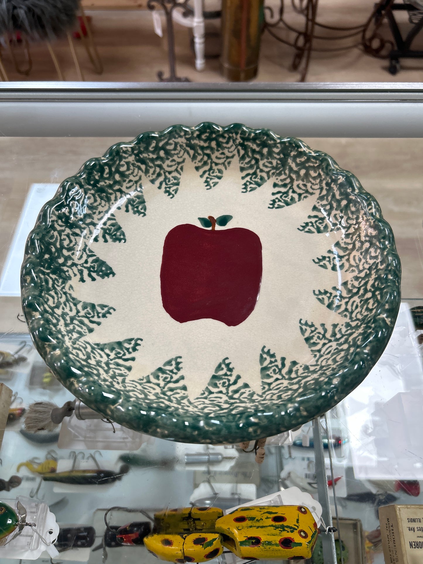 10" Pie Plate w/ Apple in Center