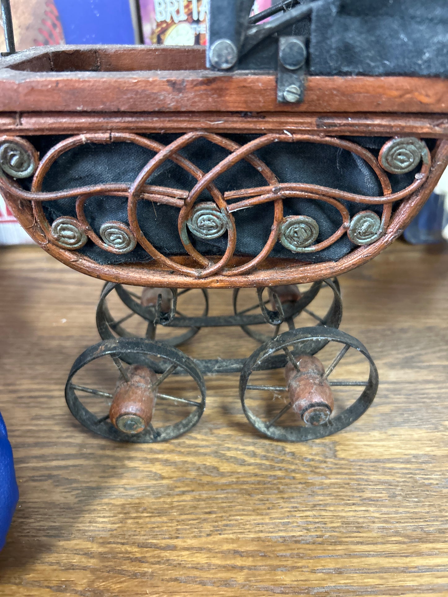 Vintage Doll Stroller 11” (to top of shade)
