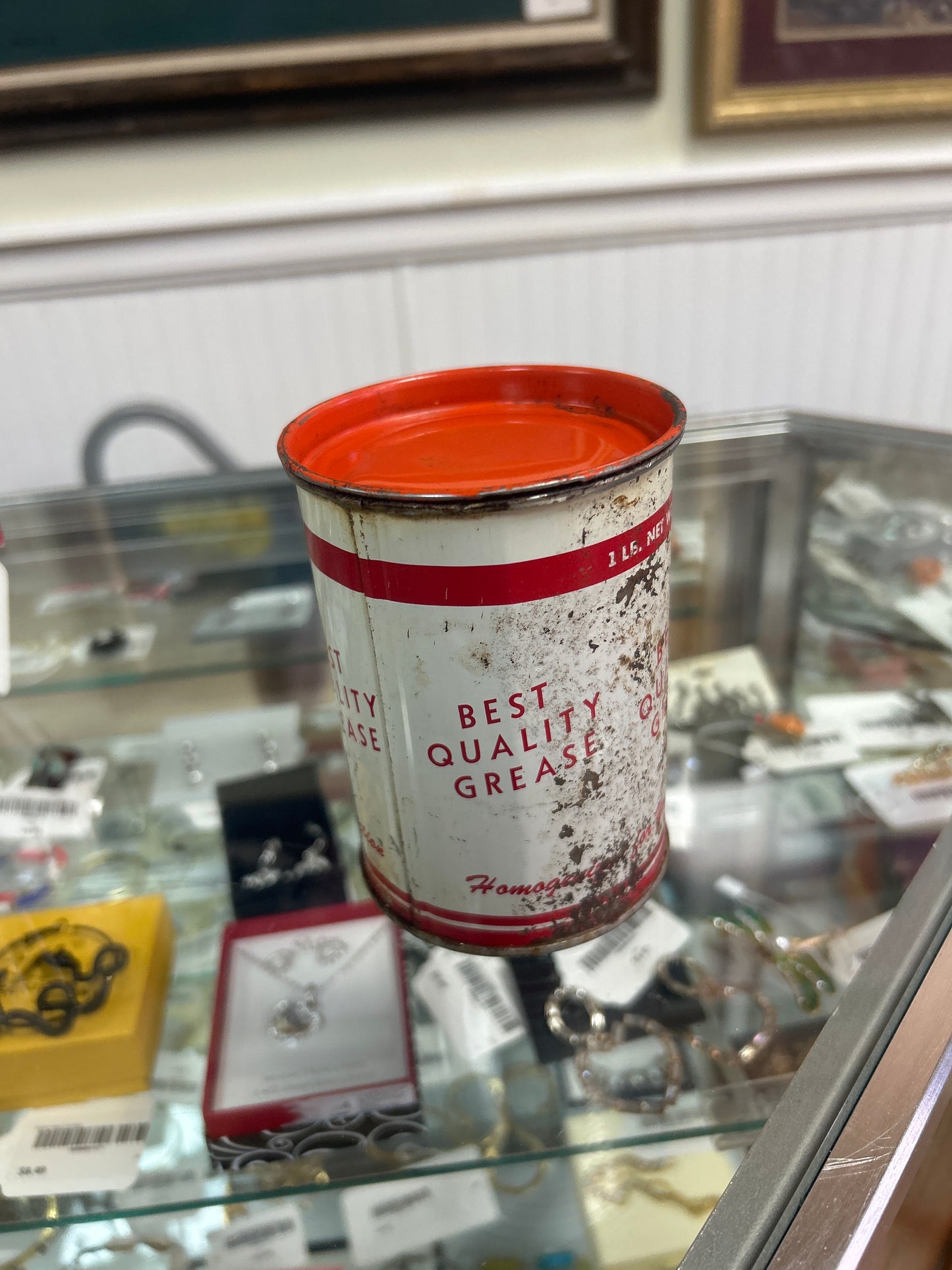 Vintage tin can of "Best Quality Grease” 1lbs full