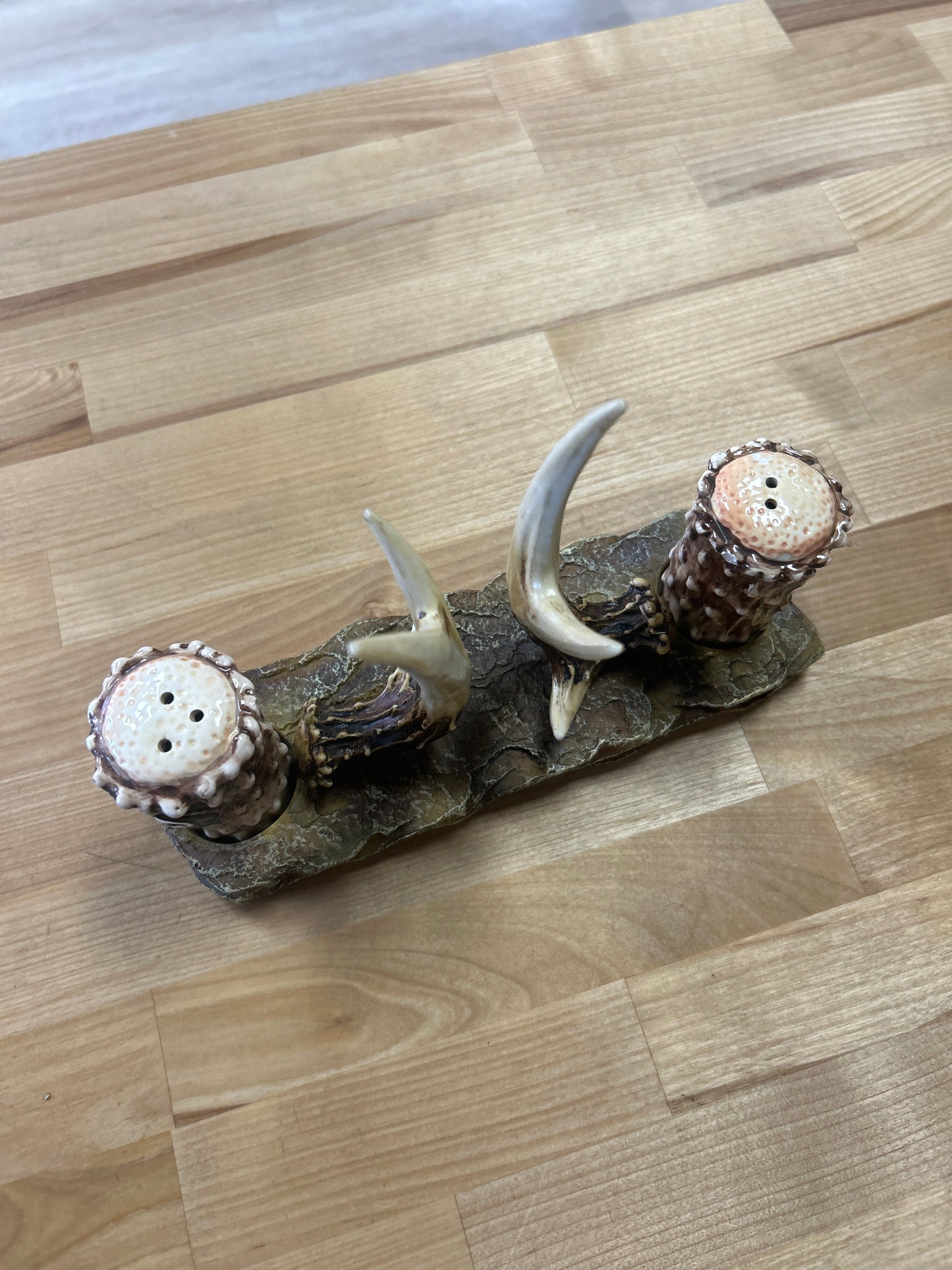 Faux Antler Salt and Pepper Shaker w/ Napkin Stand (preowned)