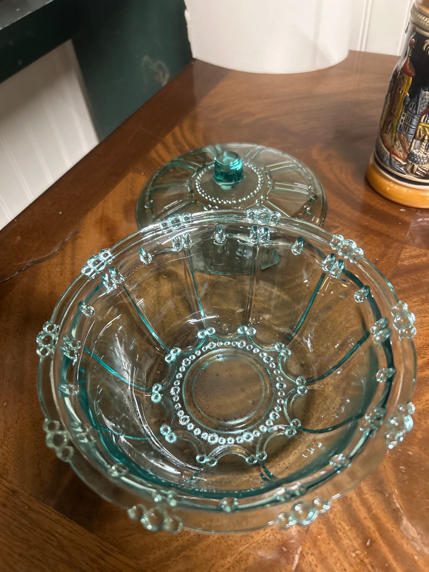 Vintage KIG Indonesia Oyster Turquoise Aqua Beaded Candy Dish with Lid