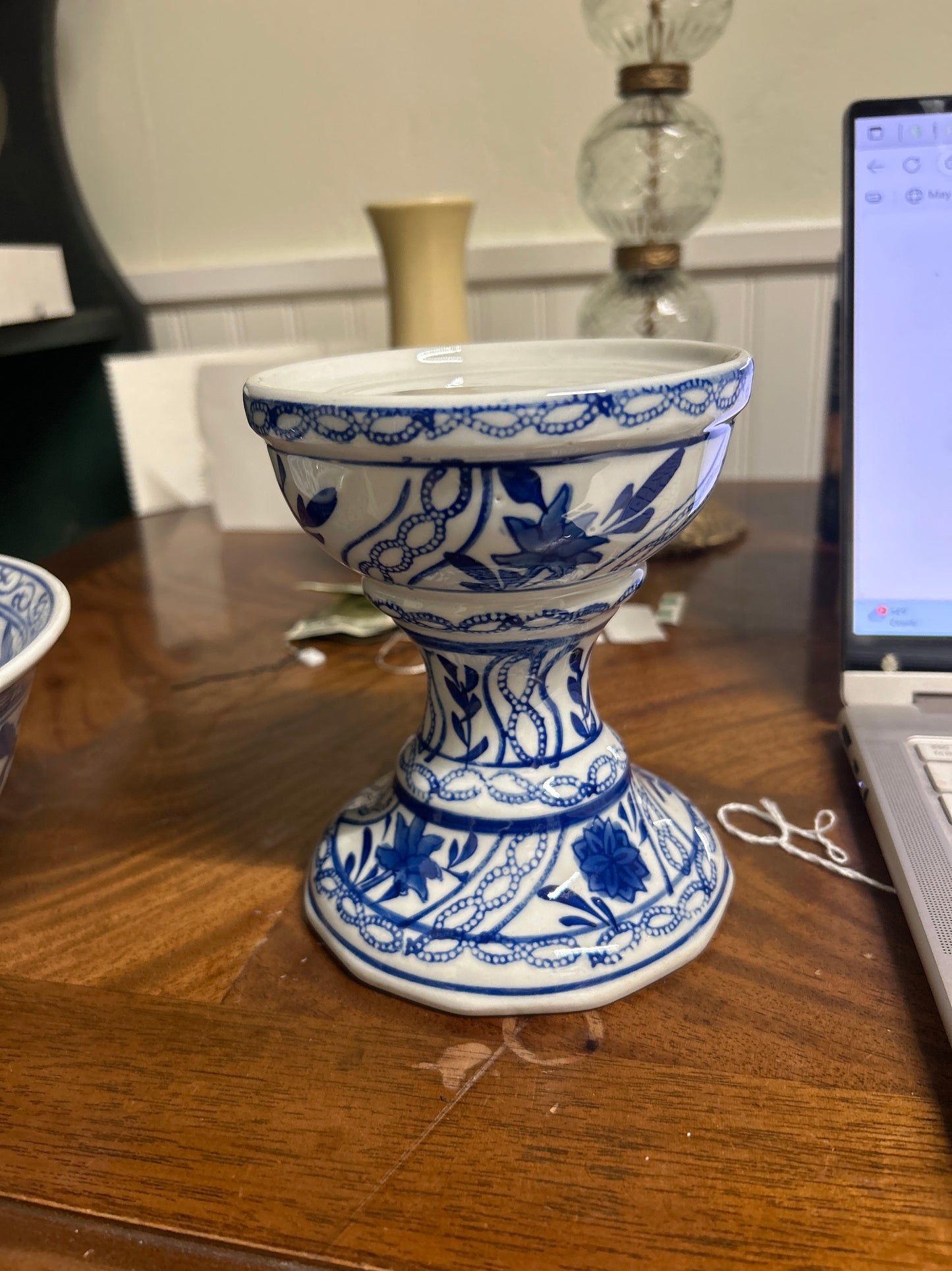 5.5” Ceramic Stand Blue And White Pattern