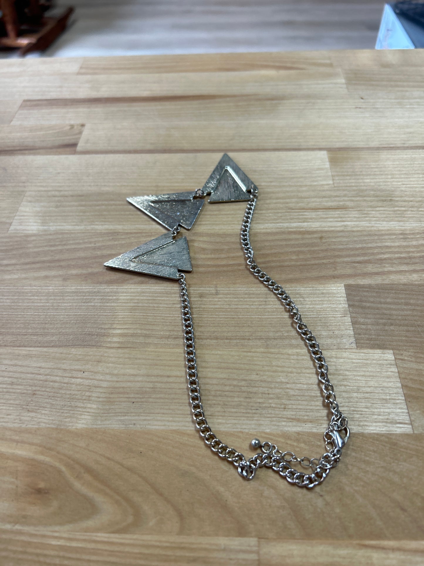 Pre-owned Gold Tone 3 Arrow Necklace