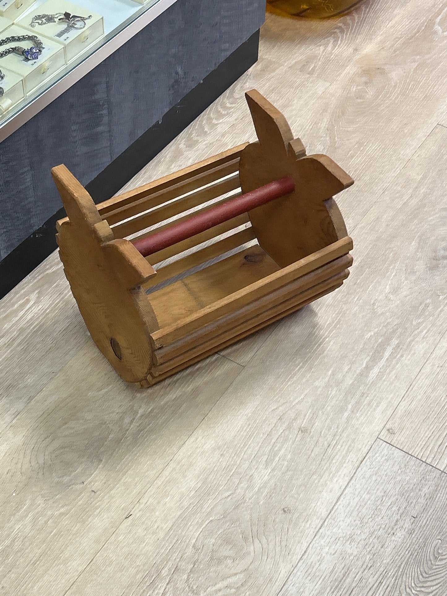 Apple Magazine Holder