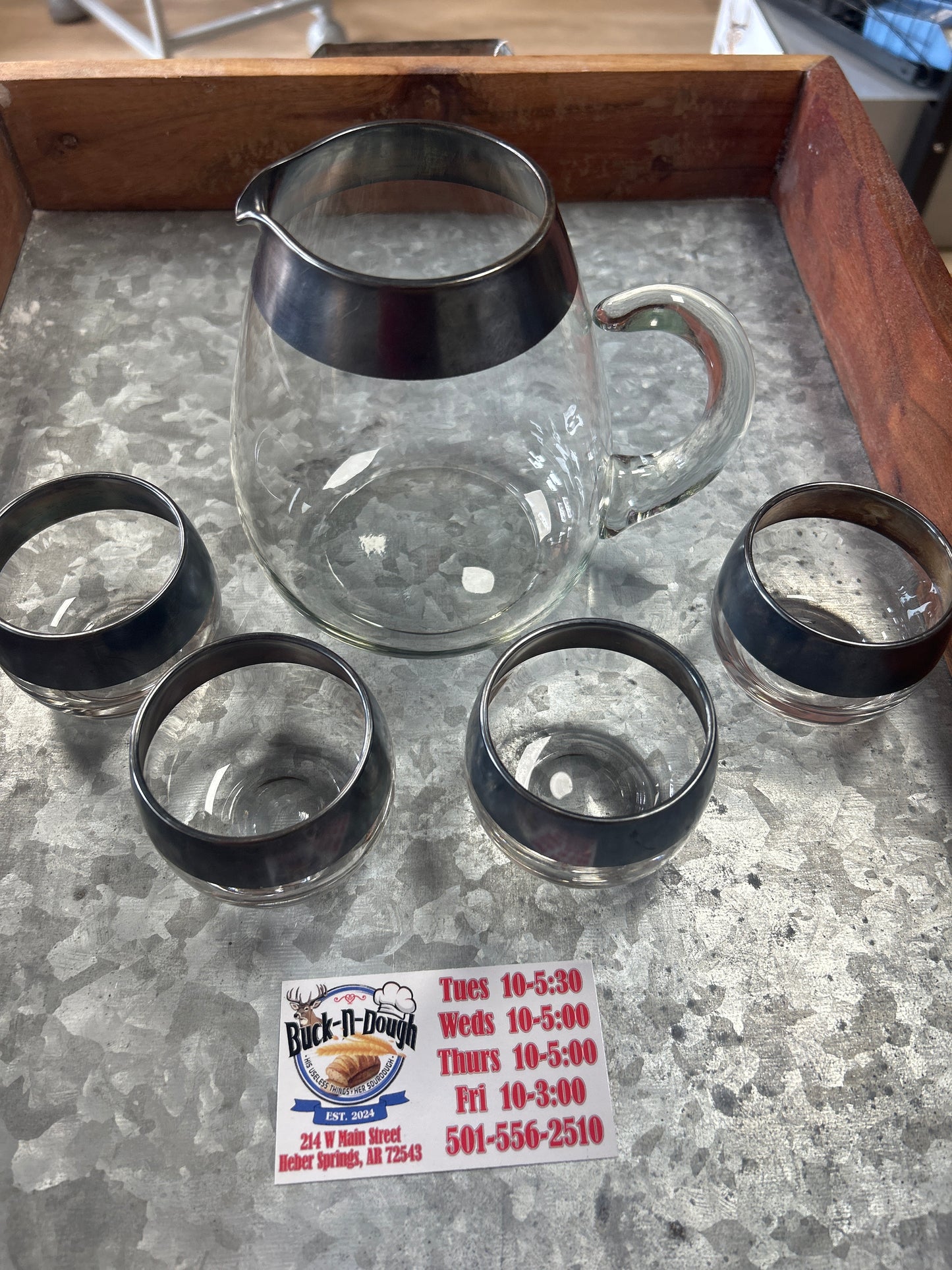 Vtg Dorothy Thorpe Silver Band Ice Lip Bulbous Pitcher Set 4 Glasss
