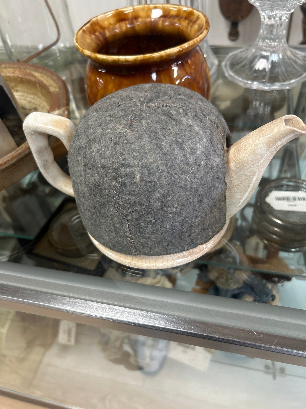 VINTAGE RANMARU POTTER'S SELECTION TEAPOT WITH COZY (nicks on spout small)