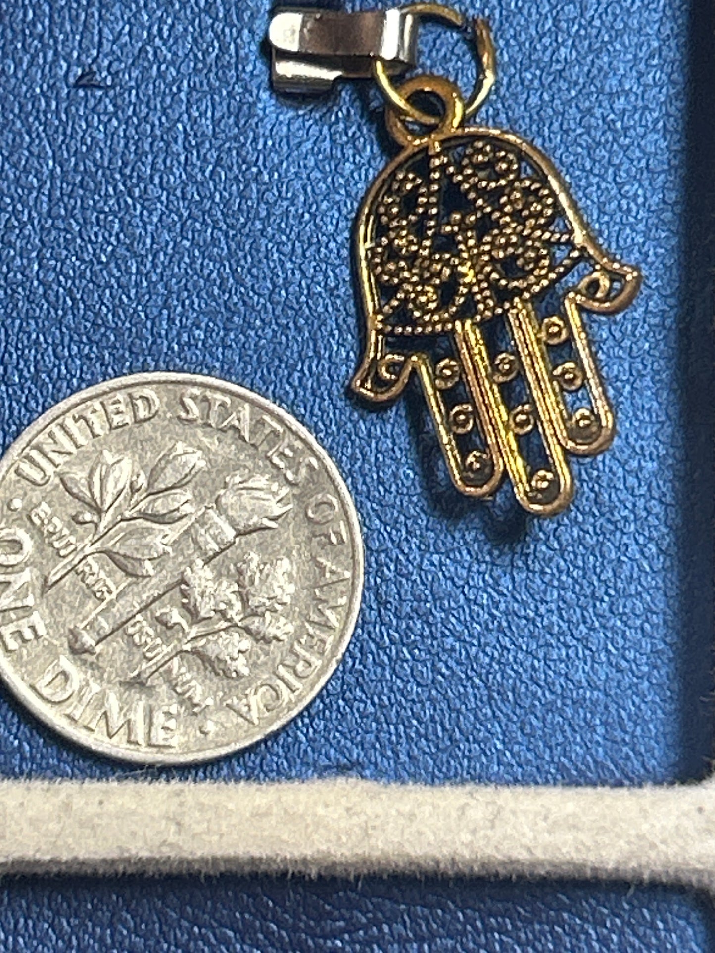 Charm (hand)