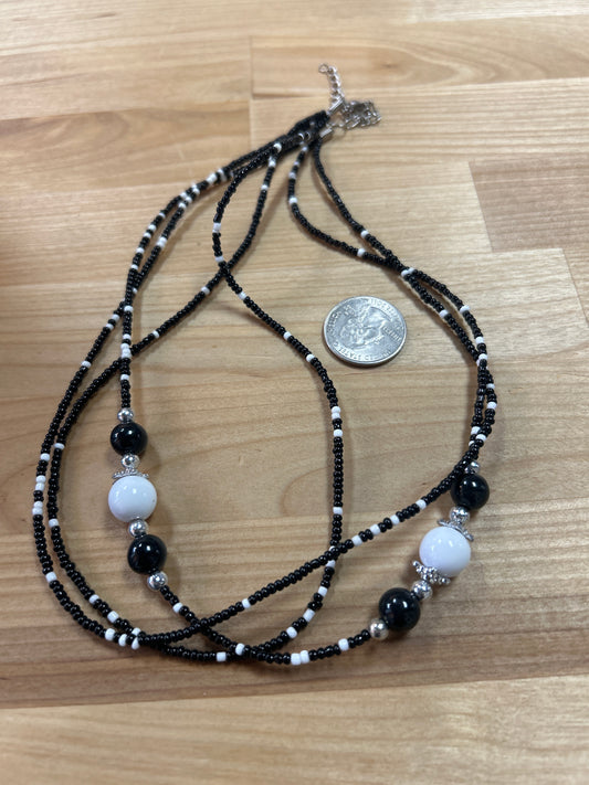 Black and white triple Necklace 43025-7