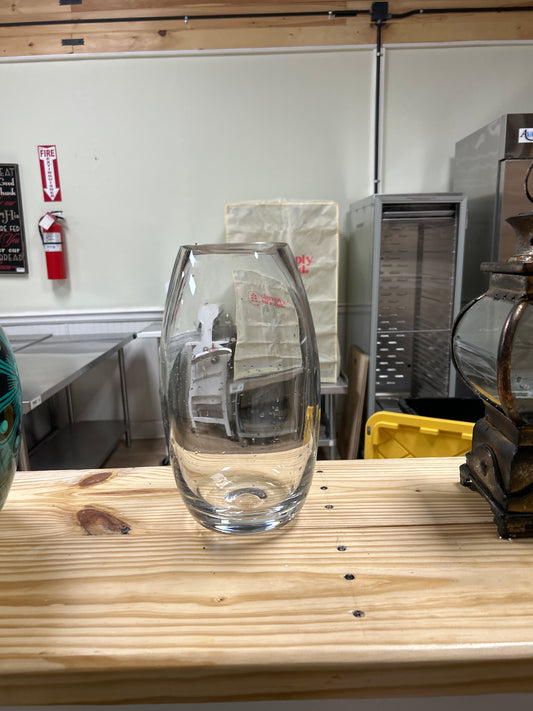 Medium clear glass vase (thick)