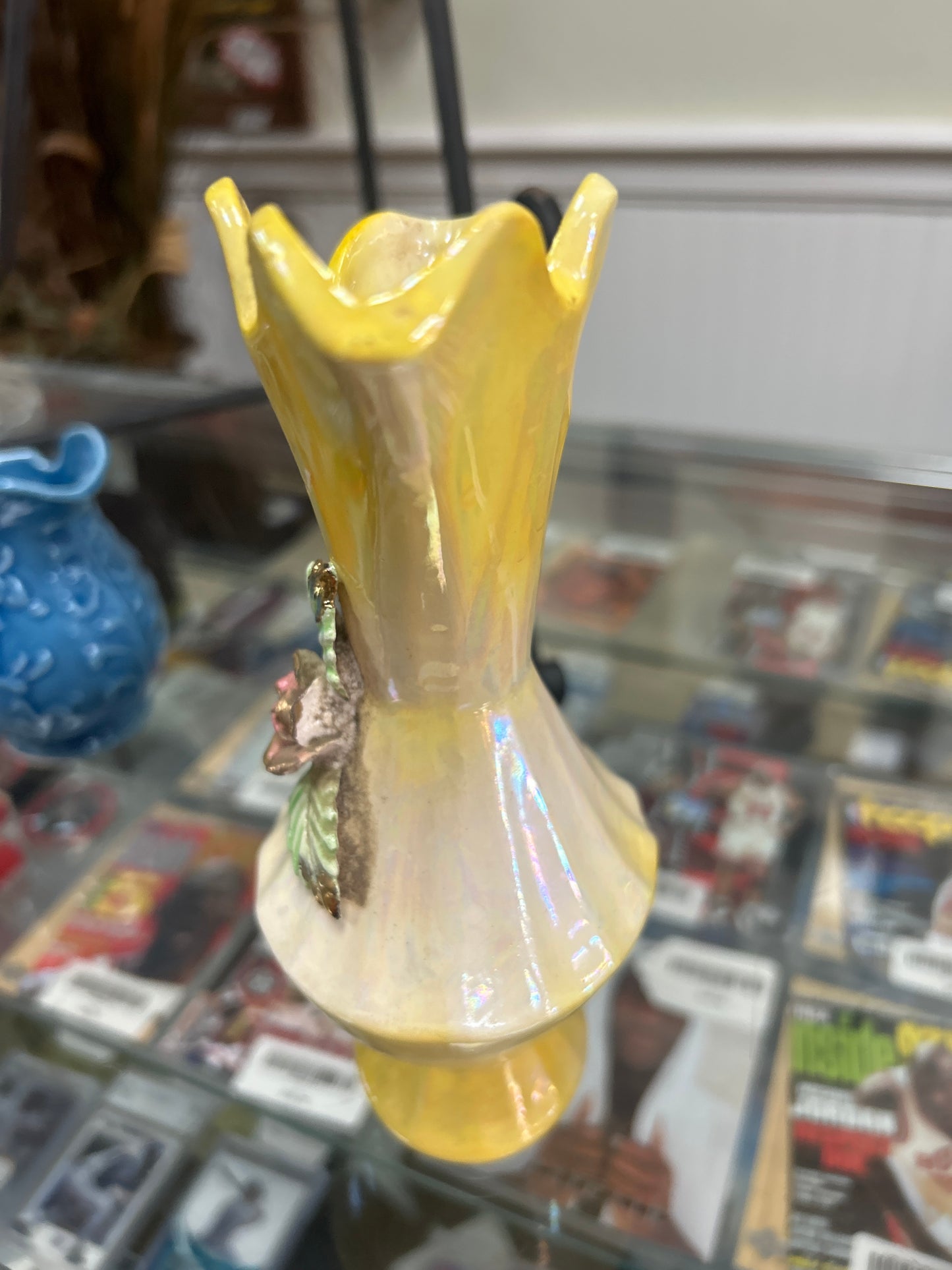 Vintage unknown vase yellow and white with flower 7”