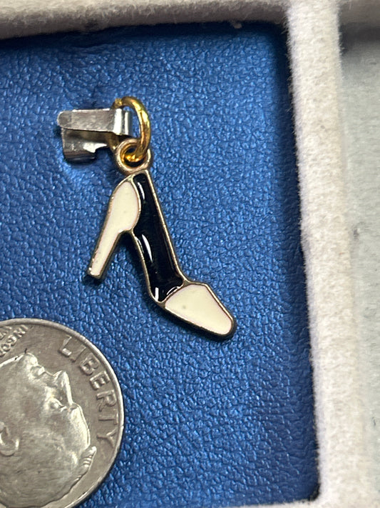 Charm (b/w shoe)