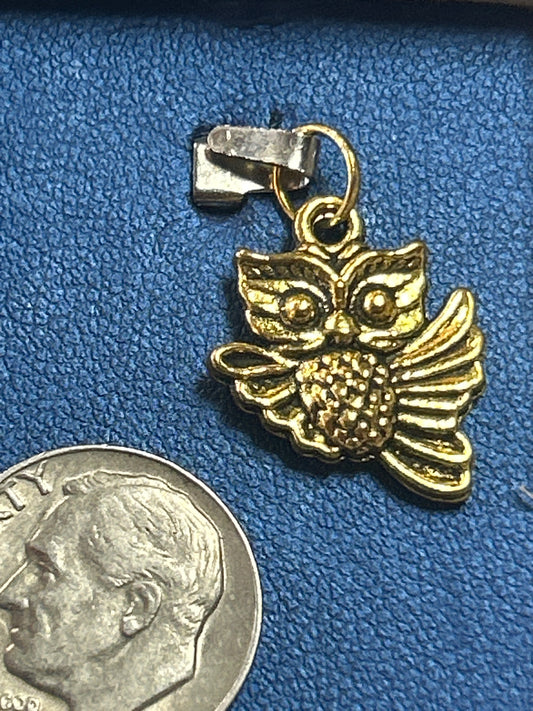 Charm (flying owl)