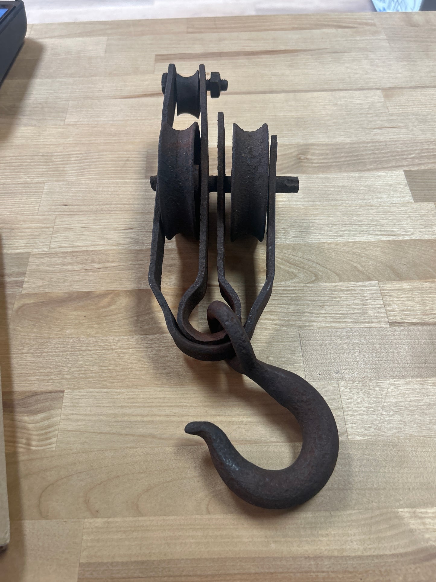 Antique double-sheave pulley