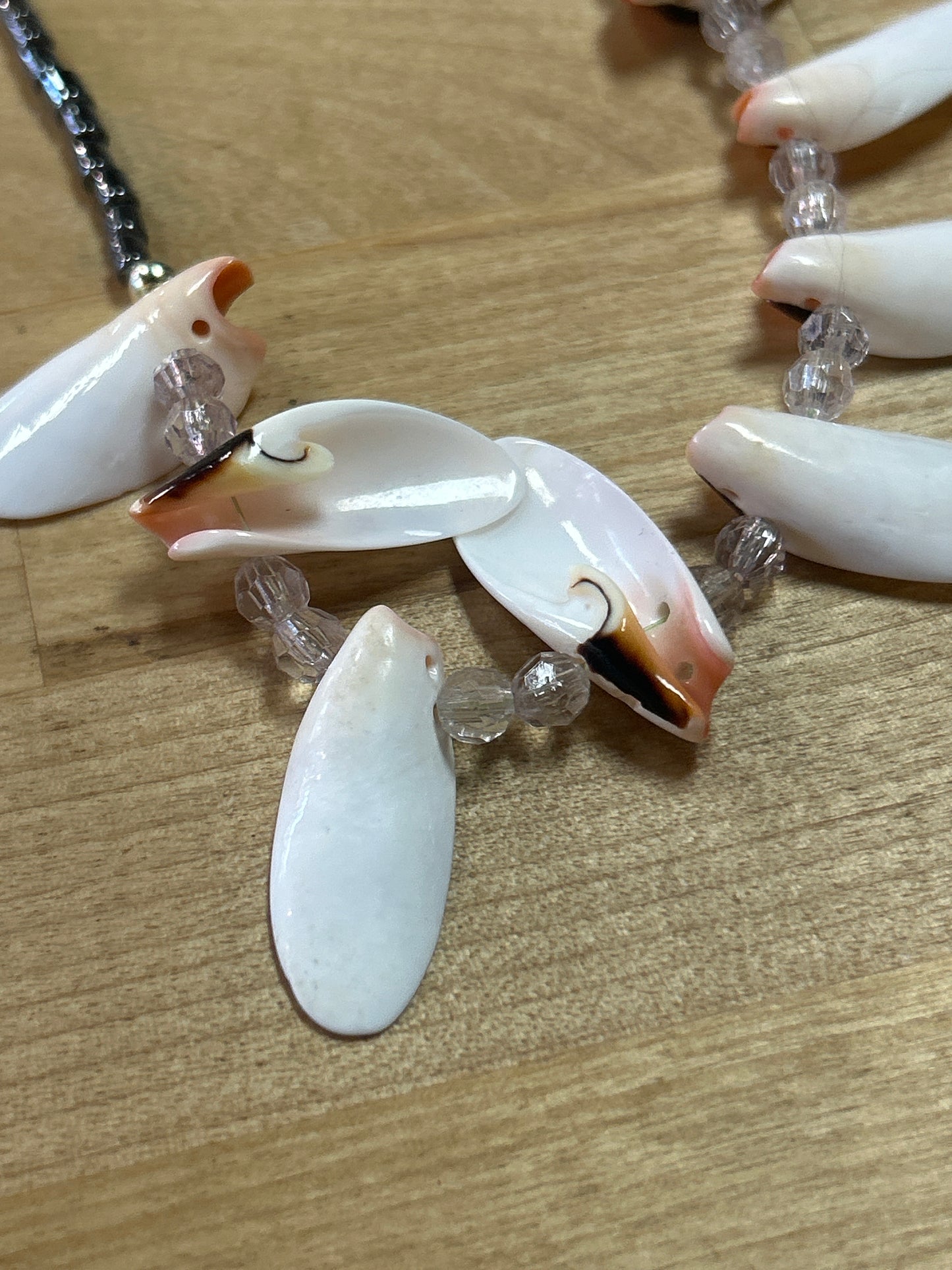 White and Peach Shell Necklace (preowned)