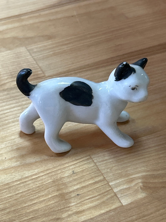 Vintage Black and White porcelain cat figurine(vintage Japan)