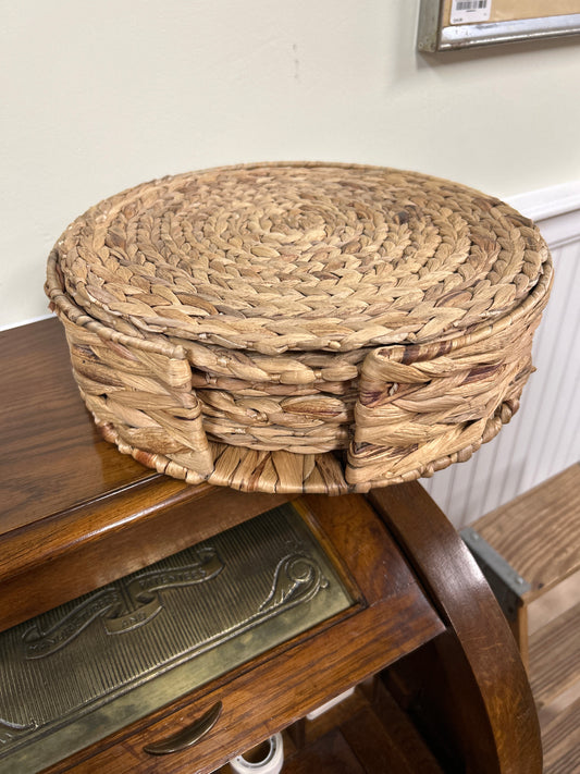 Wicker place settings