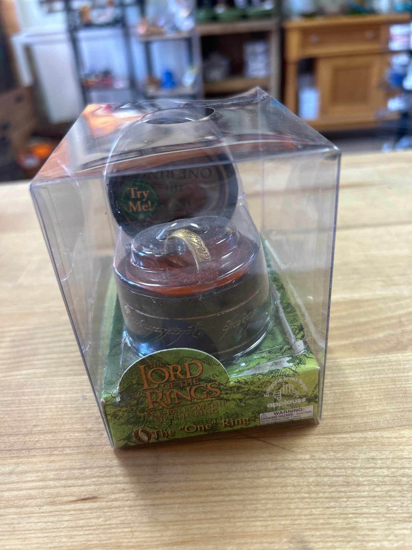 LOTR Fellow Ship of the Ring The "One" Ring Collectable Replica 2001 (does not make sound and may or may not need battery) AS IS