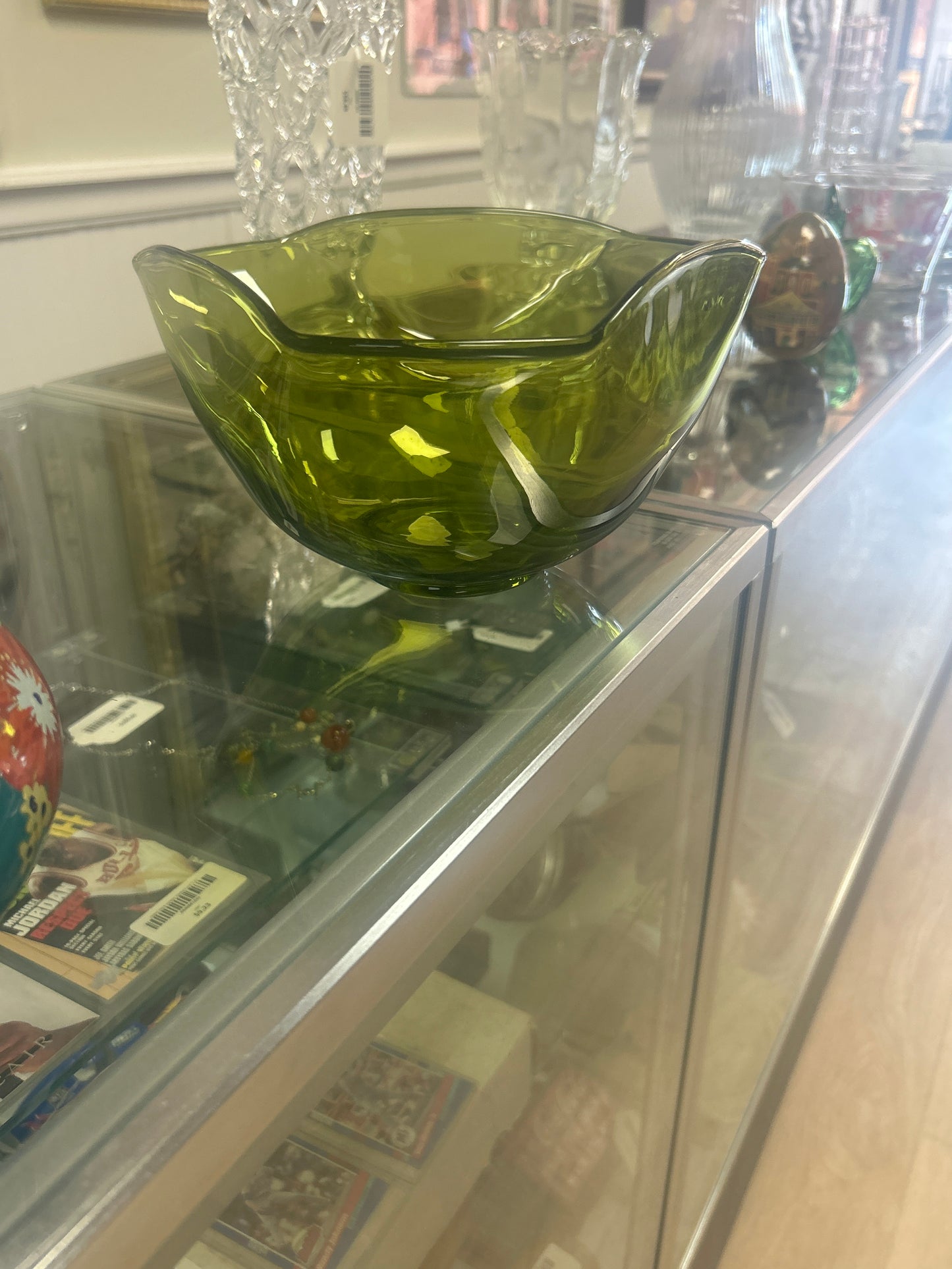 Vintage Anchor Hocking Avocado Green glass chip bowl