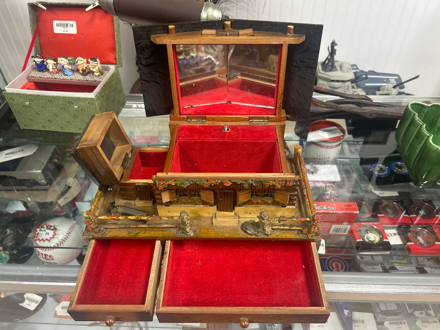 House music box and jewelry case (Music Not Functional)
