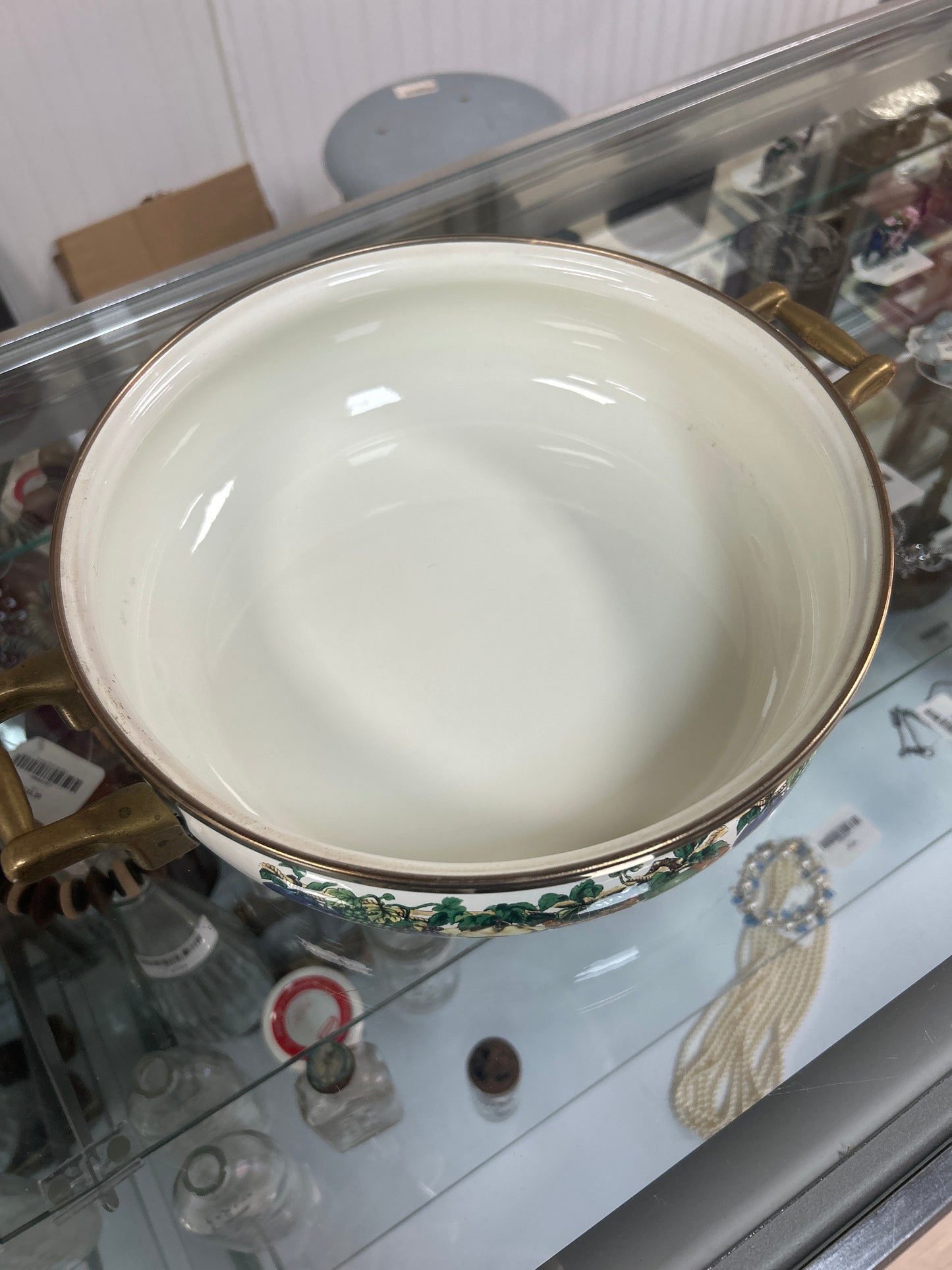 Vintage Tabletops Unlimited Kensington Garden Vitroceramic Dutch Oven or Covered Pot.