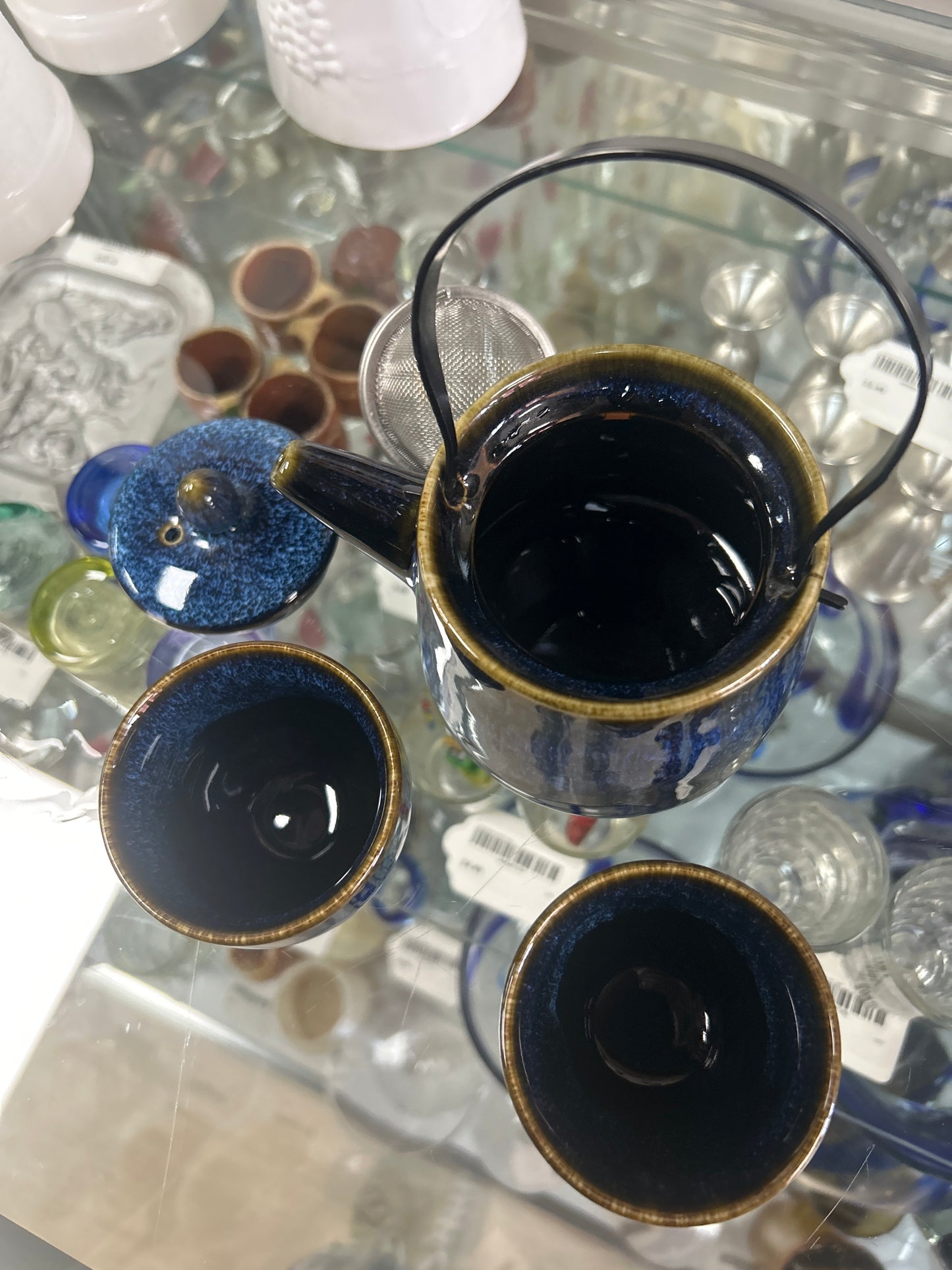 Tea set with 2 cups (blue and brown)