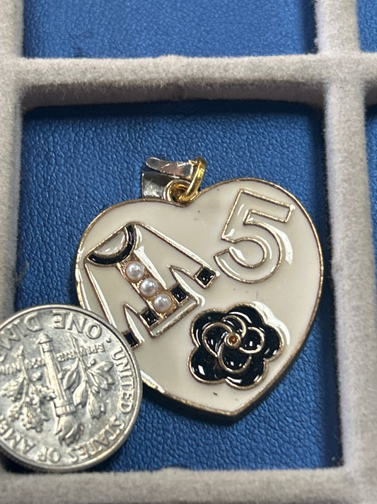 Charm (white 5 heart)
