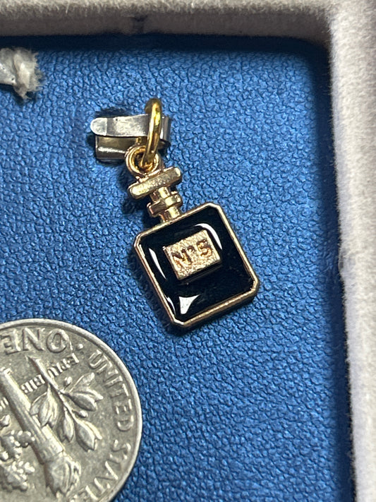 Charm ( no 5 black)