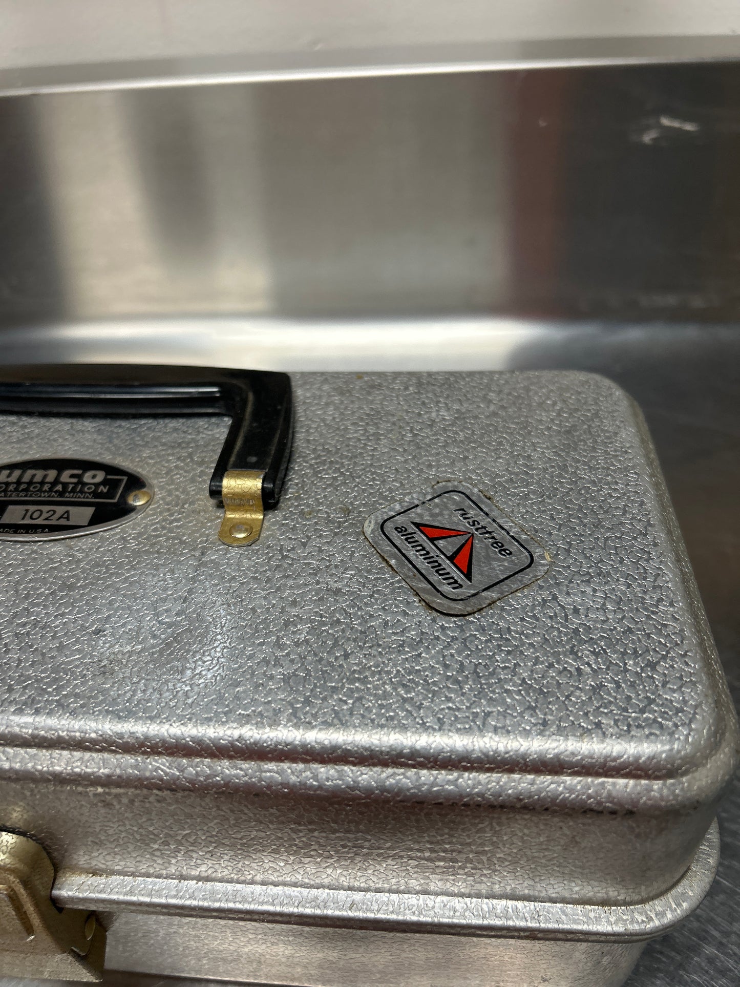 Vintage UMCO 102A Aluminum Metal Fishing Tackle Box 2 Tray Made In USA