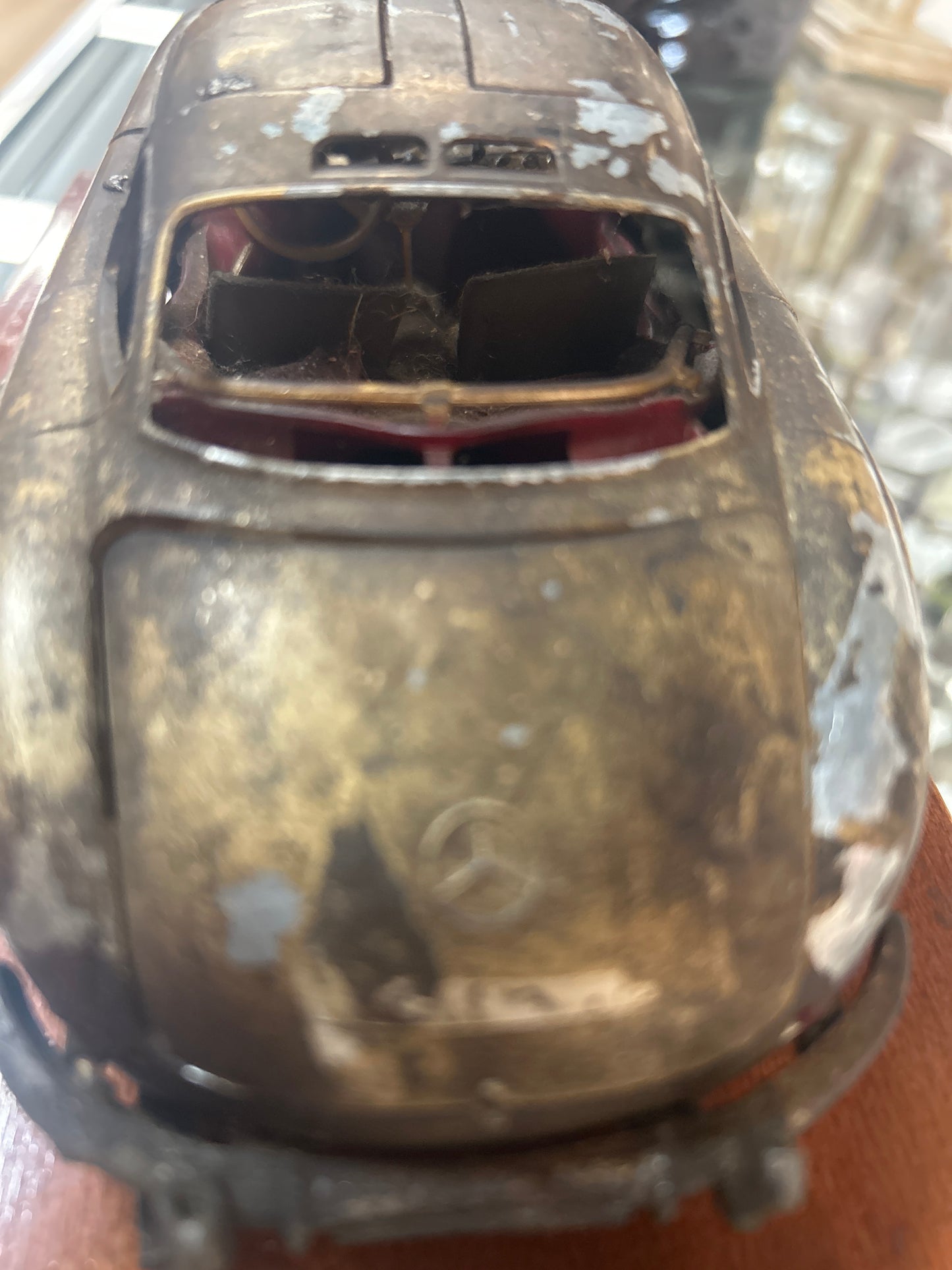 Preowned Die cast model of a 1954 Mercedes-Benz 300 SL Gullwing (see photos for condition. Beat up in a good way)