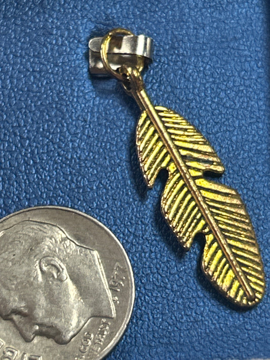 Charm (feather)