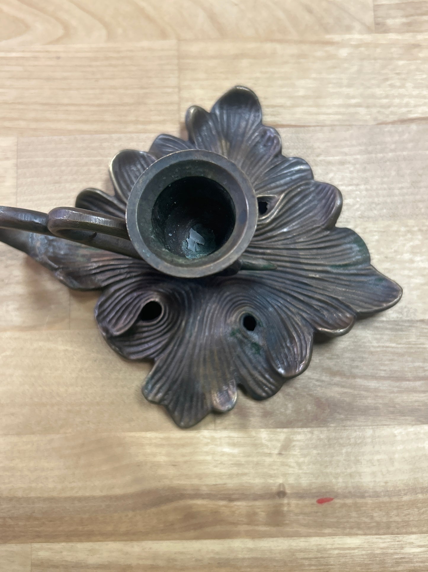 BRONZE FLOWER CANDLE HOLDER WITH A HANDLE