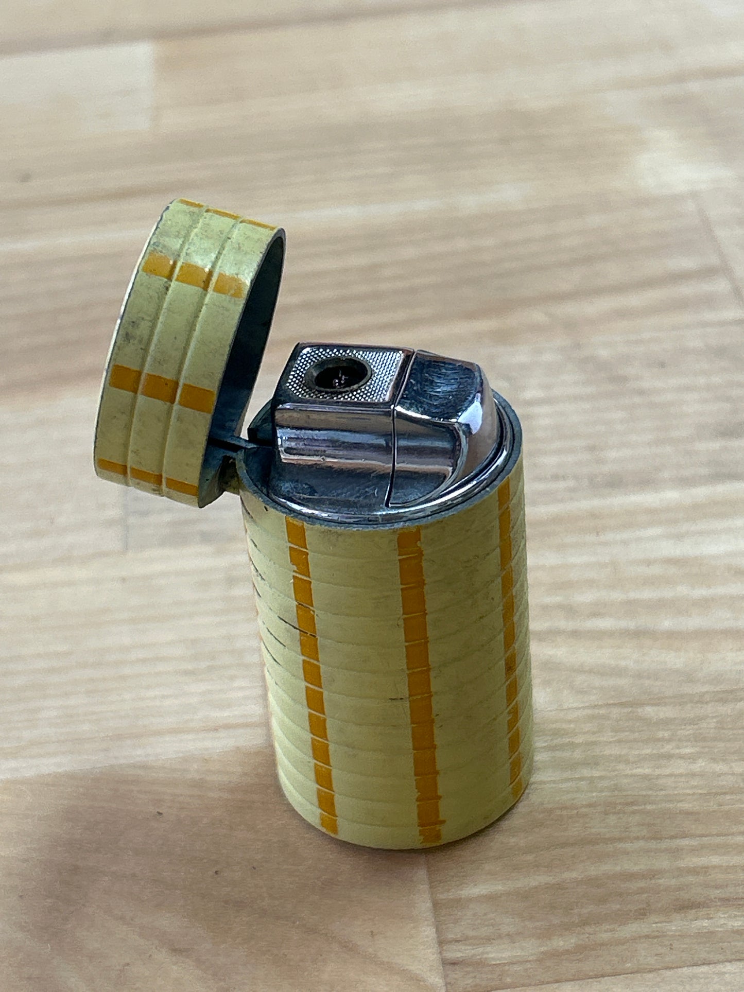 Vintage poke chip stack lighter