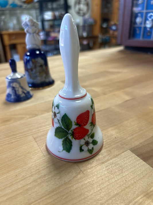 Hammersley Strawberry Ripe bell 5”
  (0804)