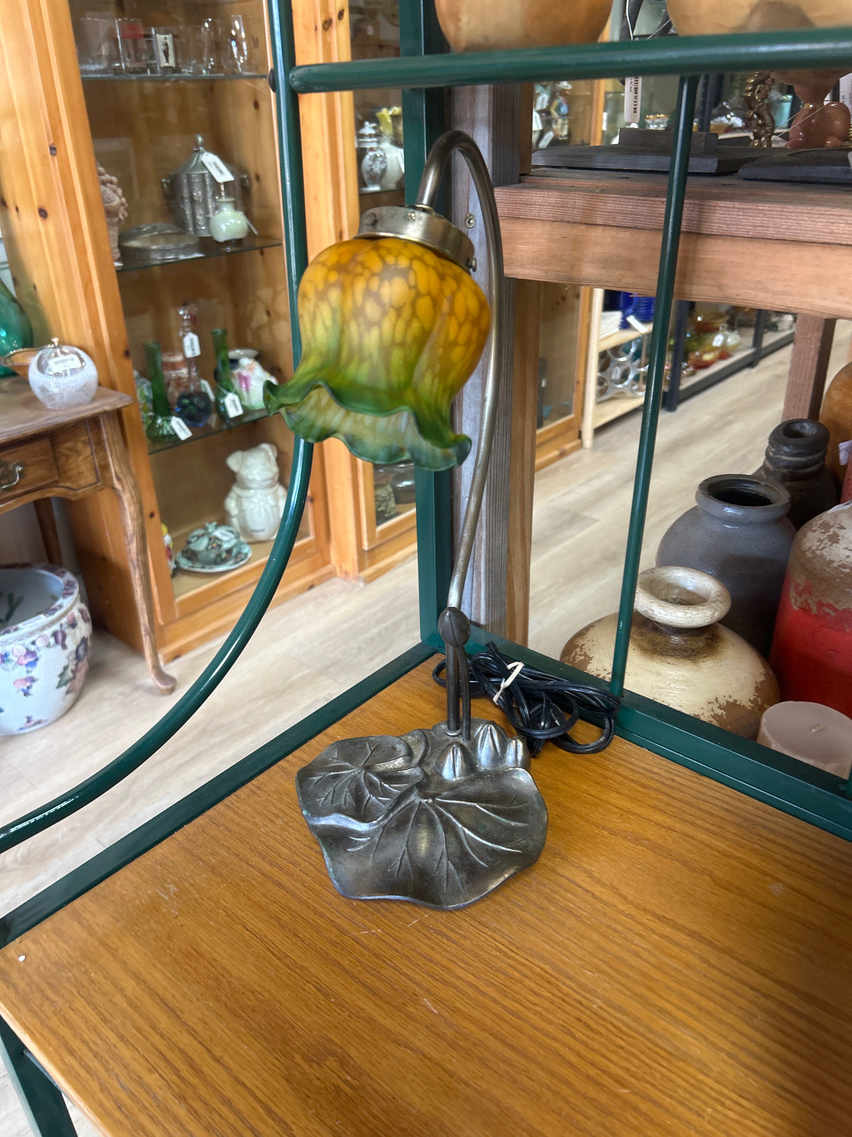 Pond Lily Flower Table Lamp